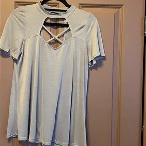 Beige tee, new condition.